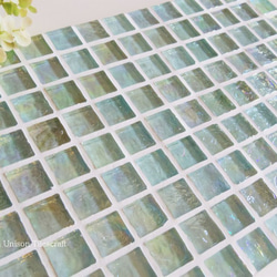 透き通った水色のガラスモザイクタイル ディスプレイトレイ 大サイズ（飾り台・小物置き・什器）【受注制作】 4枚目の画像