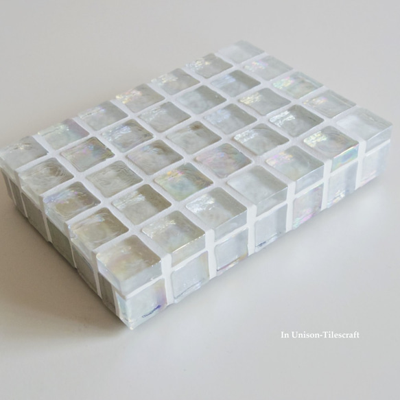 特集掲載☆透き通ったクリアカラー ガラスモザイクタイルのディスプレイトレイ mini (小物置き）【受注制作】 3枚目の画像