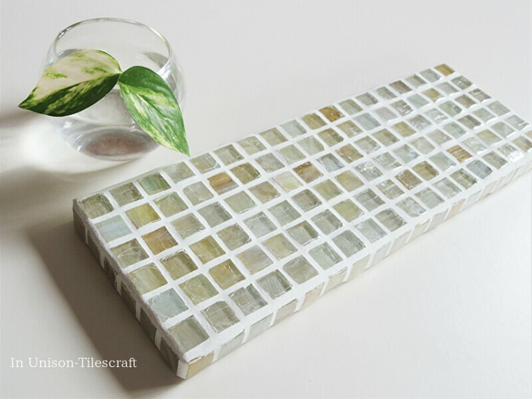 【M様オーダー品・サイズ変更】光沢ガラスモザイクタイルのディスプレイトレイ琥珀 2枚目の画像