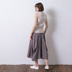 兩穿札哈哈蒂寬褲 - 灰  Voluminous cropped pants - Gray 第3張的照片