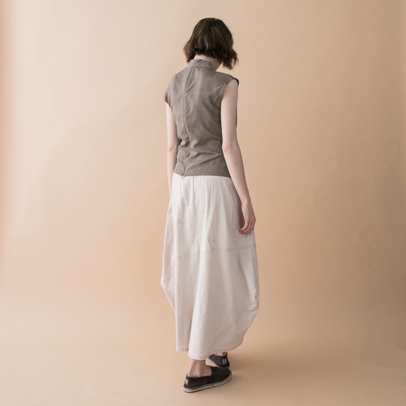 交叉背心 - 卡其  Wrap-effect sleeveless blouse - Khaki 第3張的照片