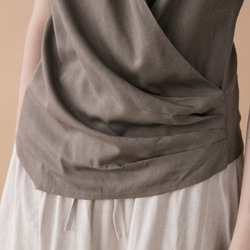 交叉背心 - 卡其  Wrap-effect sleeveless blouse - Khaki 第7張的照片