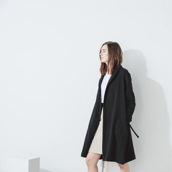 開襟風衣式外套 - 黑 Trenchcoat style robe - Black 第4張的照片