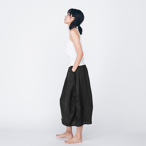 棉麻圓裙 - 黑 Side ruched midi skirt - Black 第2張的照片