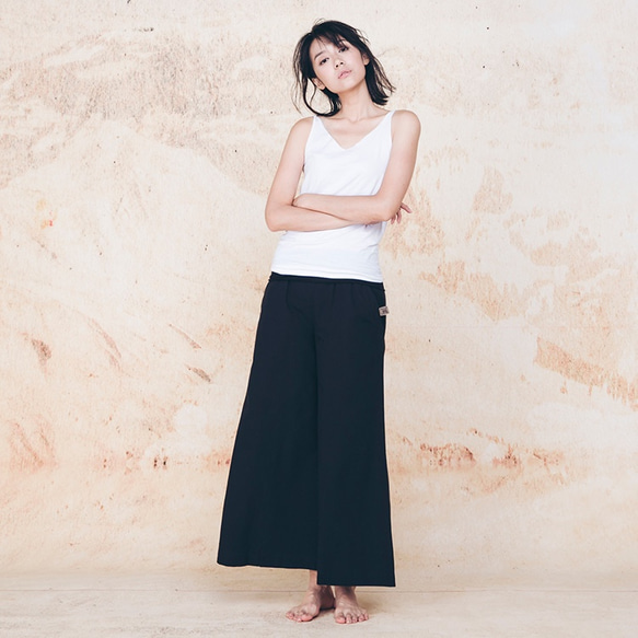 棉麻寬褲 - 黑 Signature elastic waistband wide-leg pants - Black 第3張的照片