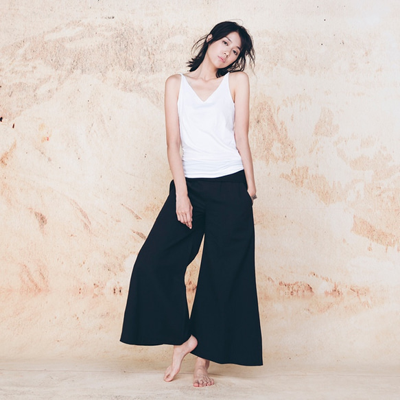 棉麻寬褲 - 黑 Signature elastic waistband wide-leg pants - Black 第4張的照片