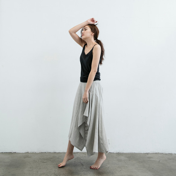 不規則棉麻長裙 - 淺灰  Asymmetric maxi skirt - Gray 第2張的照片