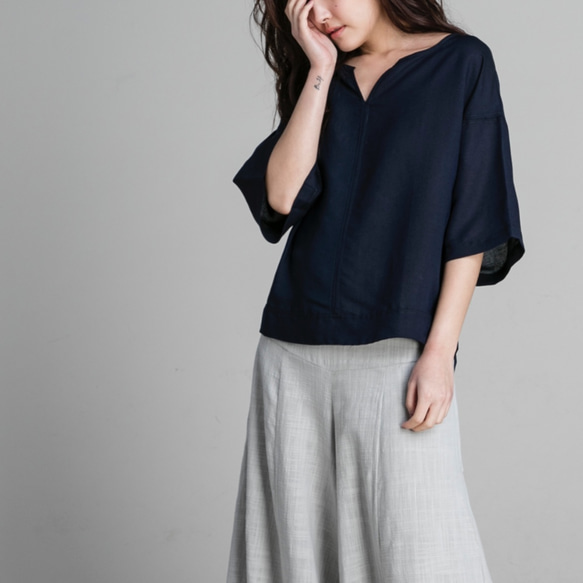 V領五分袖上衣 - 海軍藍 V-neck half sleeve drape top - Navy 第1張的照片