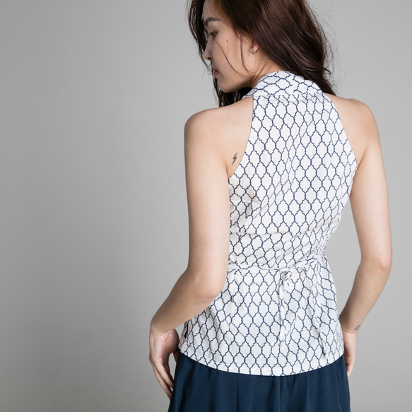 削肩開襟背心 - 連續圖騰 Wrap vest - Geometric print 第1張的照片