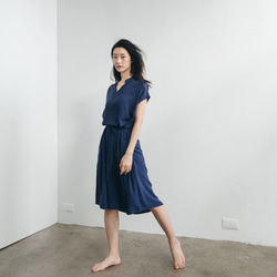 V領洋裝 - 點點 V neck tie-waist midi dress - Dots 第2張的照片