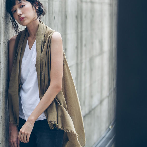 多穿法背心罩衫 - 卡其 Multiwear kimono vest - Khaki 第2張的照片