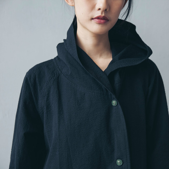 復古赫本大衣 - 黑 Hooded Raglan Coat - Black 第6張的照片