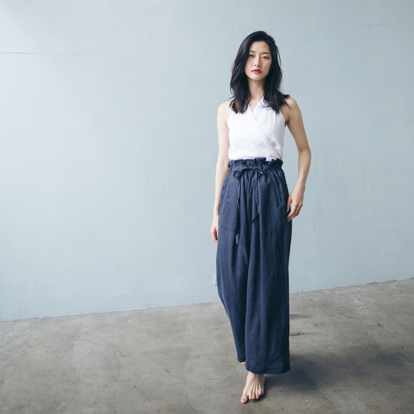 前褶抽繩寬褲 - 藍 Pleated wide-leg pants with drawstrings - Navy 第1張的照片