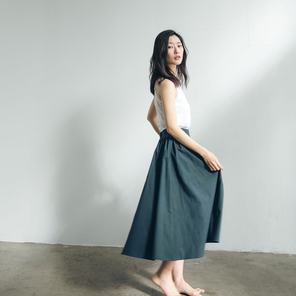 壓褶大圓裙 - 藍綠 Pleated midi skirt - Teal 第4張的照片