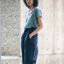 V領落肩上衣 - 粉綠 V neck top with inverted pleat -Pastel green 第2張的照片