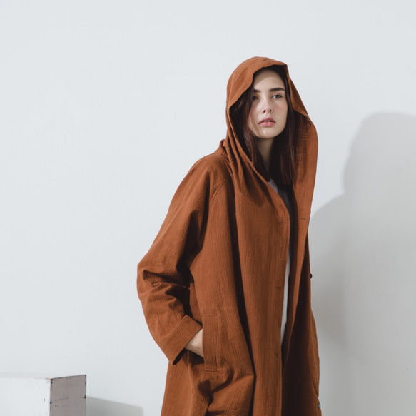 復古赫本大衣 - 褐 Hooded Raglan Coat - Mahogany 第5張的照片