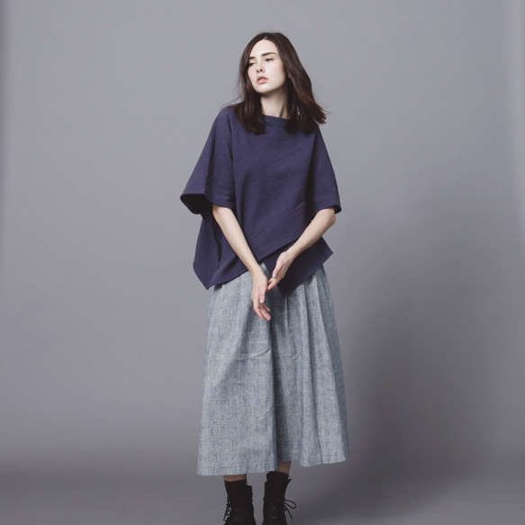 斗篷 - 紫外光 Cape-effect drape top - Ultraviolet 第3張的照片