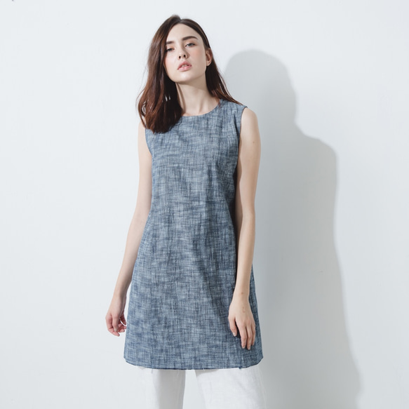 直筒背心洋裝 - 藍染 Classic shift dress - Light blue 第1張的照片