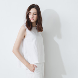 橢領背心 - 白 Signature sleeveless blouse - White 第1張的照片