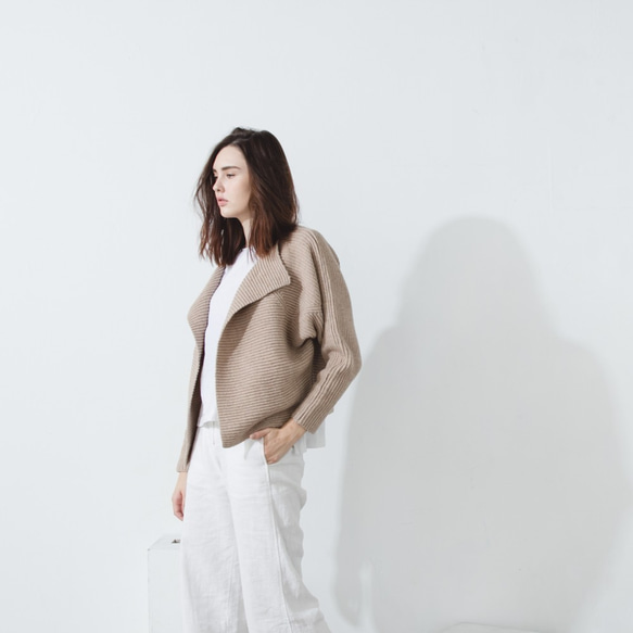 未來感針織外套 - 杏 Horizontal-ribbed wool cardigan - Beige 第2張的照片