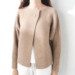 未來感針織外套 - 杏 Horizontal-ribbed wool cardigan - Beige 第8張的照片