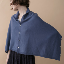 喀什米爾多變圍巾罩衫 - 愛麗絲藍 Cashmere knit stole - iris blue 第2張的照片