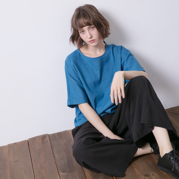 五分摺袖上衣 -- 蔚藍 Crew-neck drop shoulder top - Cobalt blue 第4張的照片