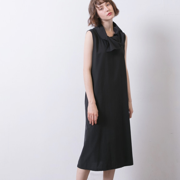 荷葉大翻領洋裝 - 黑 Ruffle collar dress - Black 第6張的照片