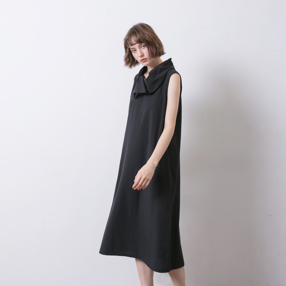 荷葉大翻領洋裝 - 黑 Ruffle collar dress - Black 第7張的照片