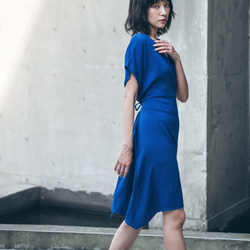 交叉洋裝 - 藍 Wrap-front midi dress - Blue 第4張的照片