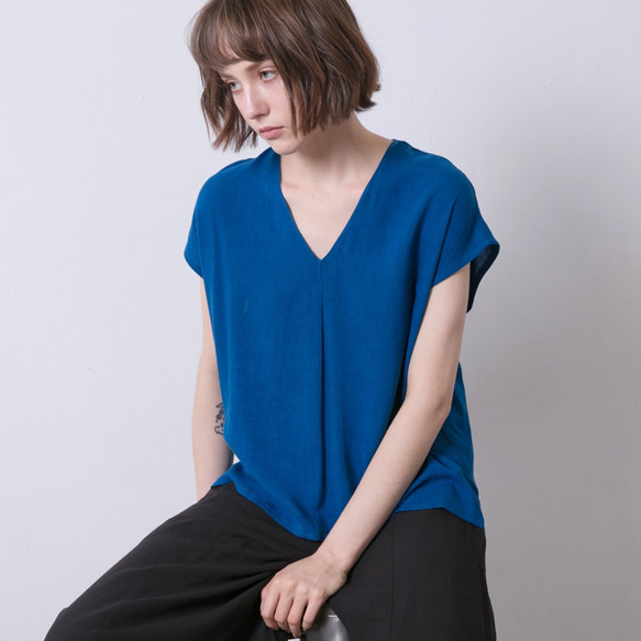 V領落肩上衣 - 藍 V neck top with inverted pleat - Blue 第1張的照片