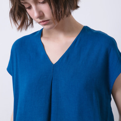 V領落肩上衣 - 藍 V neck top with inverted pleat - Blue 第4張的照片