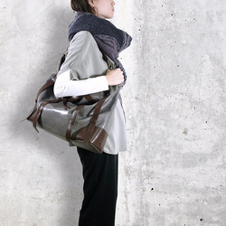 UN1 Leather Keep All Large Travel Bag– Frost Gray 2枚目の画像