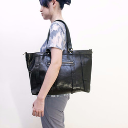 UN1 Large Laptop Leather Tote – Midnight Black 4枚目の画像