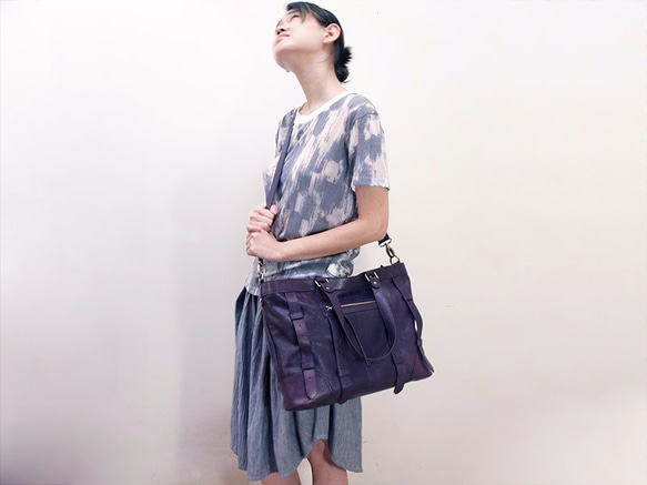 UN1 Large Laptop Leather Tote – Purple Reign 4枚目の画像