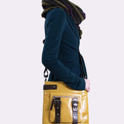 Influxx UN1 CrossboLeather Pouch / iPad Bag – Spectra Yellow 5枚目の画像