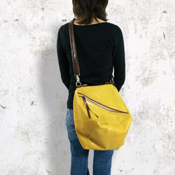 Qb Large Leather / Messenger Bag - Spectra Yellow 1枚目の画像