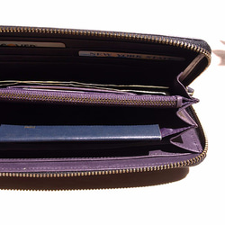 Montage Zip Leather Wallet with Wrist Strap - Black & Purple 5枚目の画像