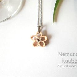 Timber necklace (Swarovski) 「flower Ⅱ」 第1張的照片