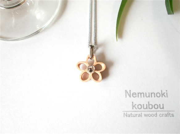 Timber necklace (Swarovski) 「flower Ⅱ」 第1張的照片