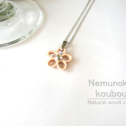 Timber necklace (Swarovski) 「flower Ⅱ」 第2張的照片