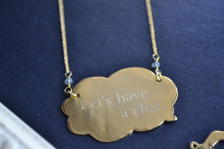 《定形外郵便送料無料 》吹き出しネックレス　Let's have a chat.