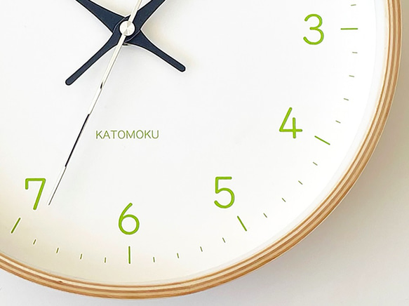 KATOMOKU plywood clock 22 ライトグリーン km-121LGRC 電波時計 掛け時計 連続秒針 7枚目の画像