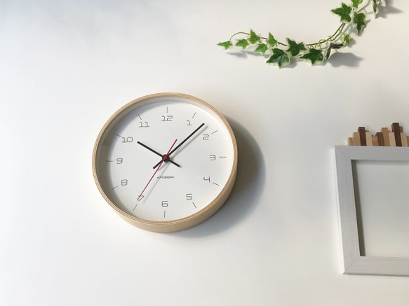 KATOMOKU plywood clock 16 ナチュラル km-105NARC 電波時計 連続秒針 2枚目の画像