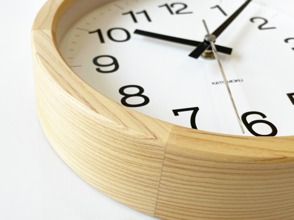 KATOMOKU muku clock 16 ヒノキ km-108HIRC 電波時計 連続秒針 小さい掛け時計 6枚目の画像