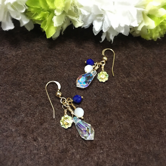 k14gf】ラピスラズリと白蝶貝、スワロフスキークリスタルのピアス