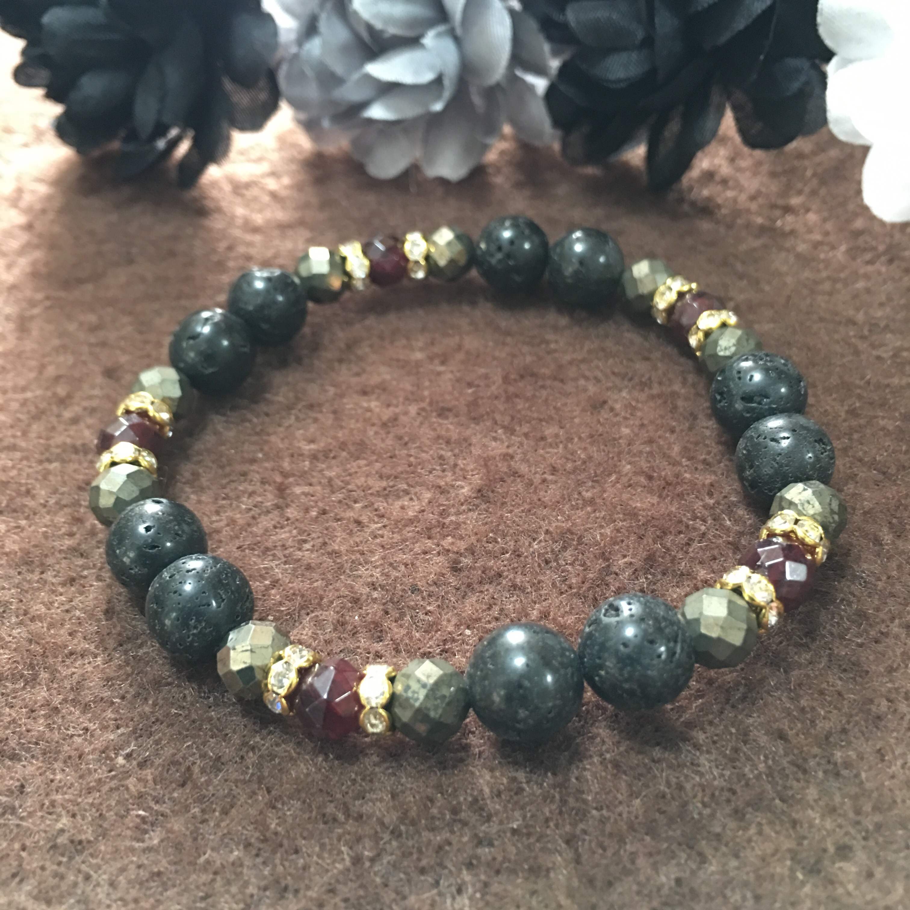 【再販2】【絆を固める・学業の向上、世界遺産・富士山溶岩】富士山溶岩とガーネット、パイライトのブレスレット