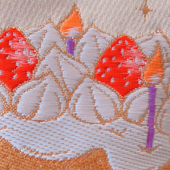 【数量限定】金襴　ファスナーポーチ　《いちごのバースデーケーキ》 5枚目の画像
