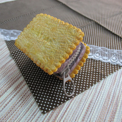 日本黏土-冰淇淋餅乾零錢包 (可客製化英文字母、冰淇淋口味) 第2張的照片