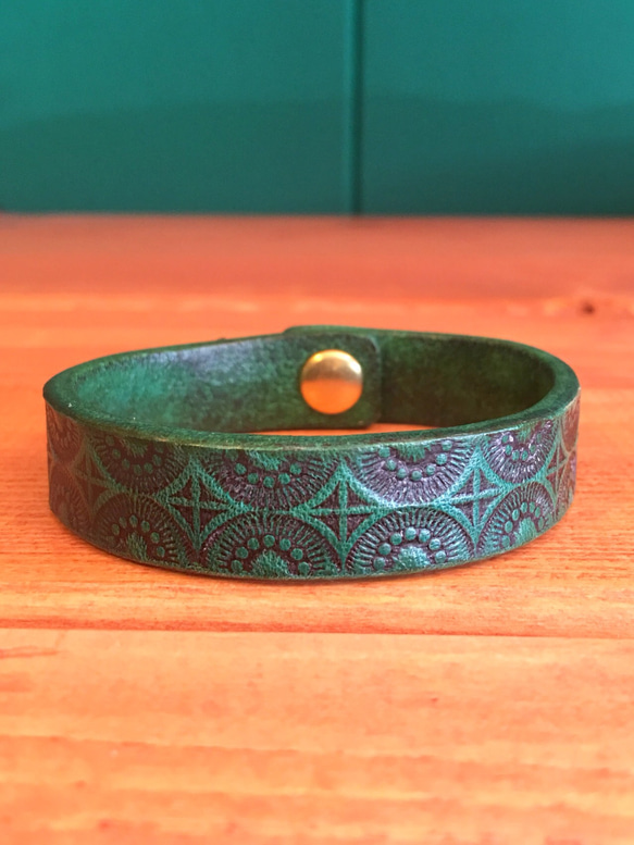 Geometric bracelet【Green×Antique】 2枚目の画像